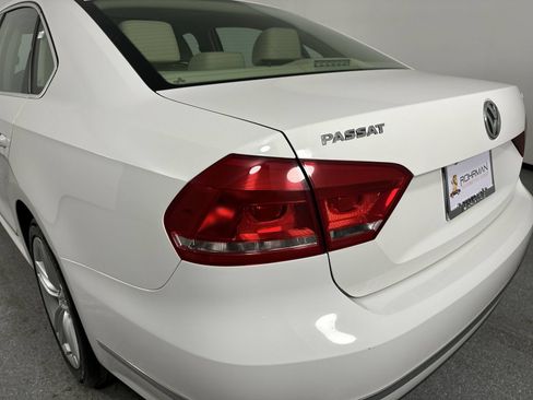 Used 2012 Volkswagen Passat TDI SE FWD image 28