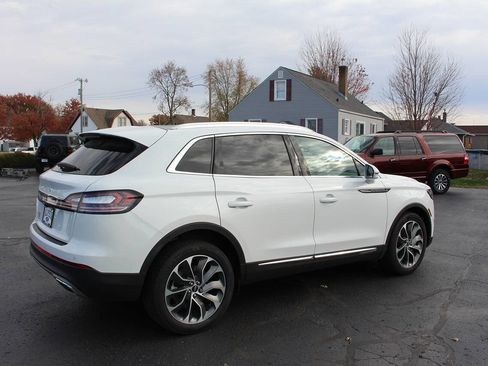 Used 2022 Lincoln Nautilus Reserve w/ Luxury Package image 4