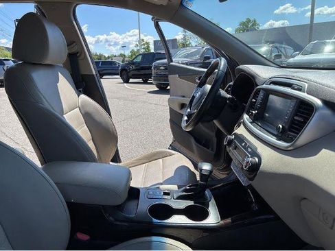 Used 2019 Kia Sorento EX AWD/4WD image 41