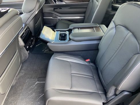 New 2023 Jeep Grand Wagoneer Series II image 14