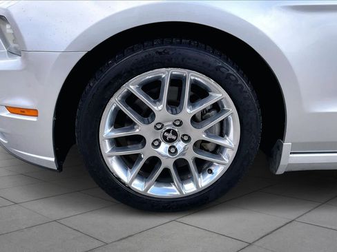 Used 2013 Ford Mustang GT image 10