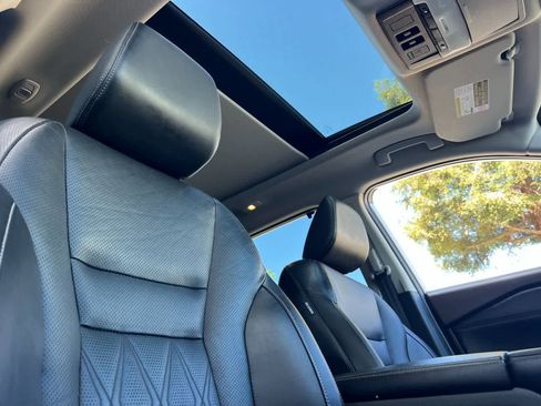 Used 2021 Nissan Rogue Platinum image 18