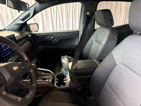 Used 2024 Chevrolet Colorado W/T w/ Safety Package RWD image 18
