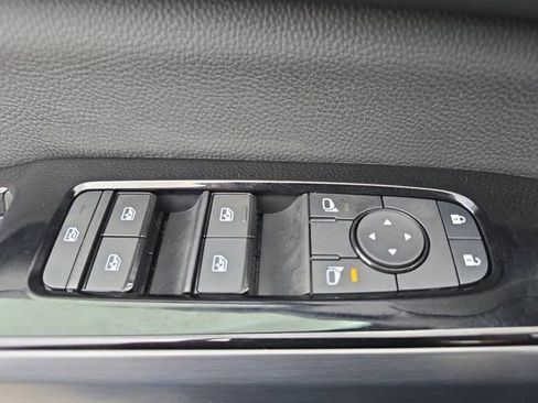New 2026 Nissan Pathfinder SL FWD image 30