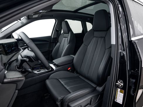New 2025 Audi Q5 Prestige image 14