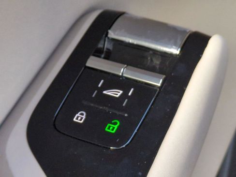 New 2025 Volvo EX90 Ultra image 23