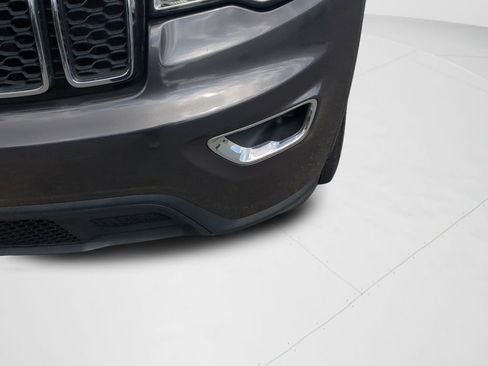 Used 2019 Jeep Grand Cherokee Laredo RWD image 25