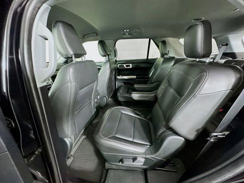 Certified 2022 Ford Explorer XLT w/ Equipment Group 202A image 31