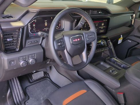 Used 2026 GMC Sierra 2500 AT4 w/ AT4 Premium Plus Package AWD/4WD image 9