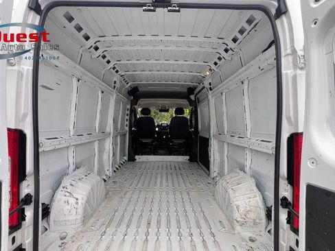 Used 2023 RAM ProMaster 2500 FWD image 12