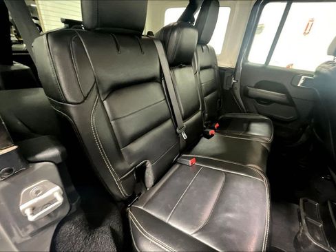 Used 2020 Jeep Wrangler Unlimited Sahara AWD/4WD image 26