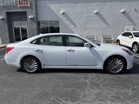 Used 2014 Hyundai Equus Signature RWD image 4