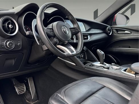 Used 2022 Alfa Romeo Stelvio Sprint image 9