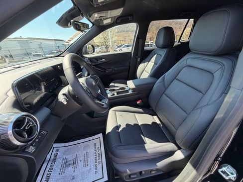 New 2026 Chevrolet Equinox LT w/ Convenience Package II AWD/4WD image 32