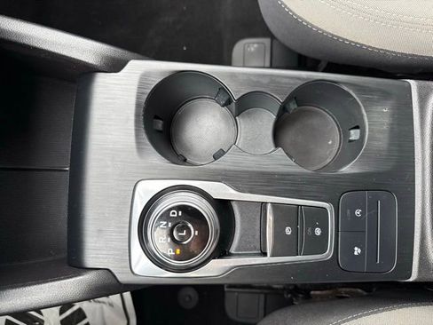 Used 2020 Ford Escape SE image 34