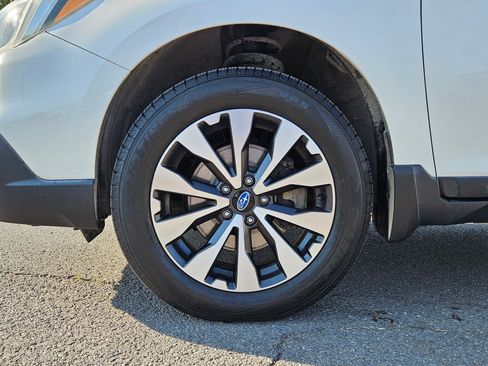 Used 2016 Subaru Outback 2.5i Limited AWD/4WD image 11
