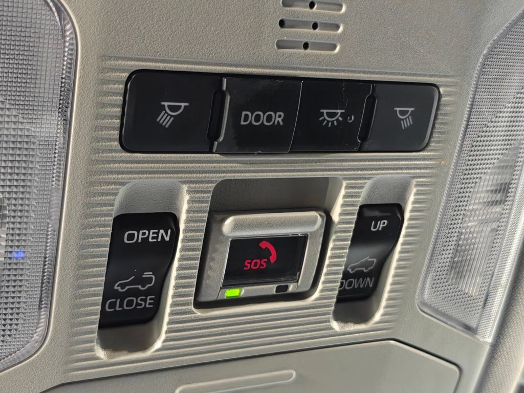 Used 2024 Toyota RAV4 XLE w/ Convenience Package AWD/4WD image 9