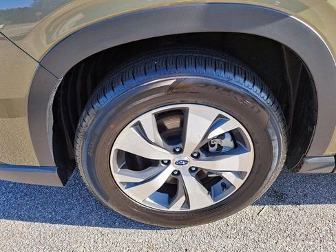 Used 2025 Subaru Ascent Premium AWD/4WD image 32