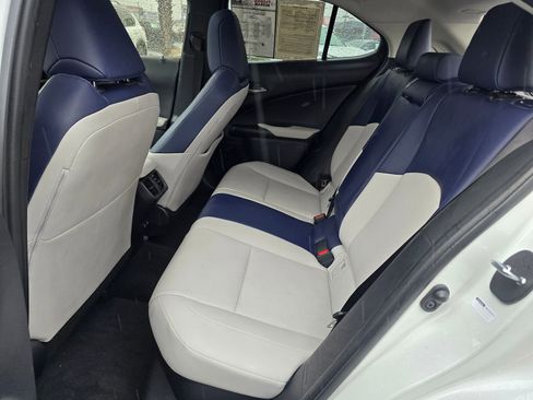 Used 2020 Lexus UX 250h w/ Premium Package AWD/4WD image 27