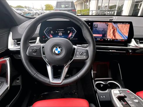 Certified 2025 BMW X2 xDrive28i image 6