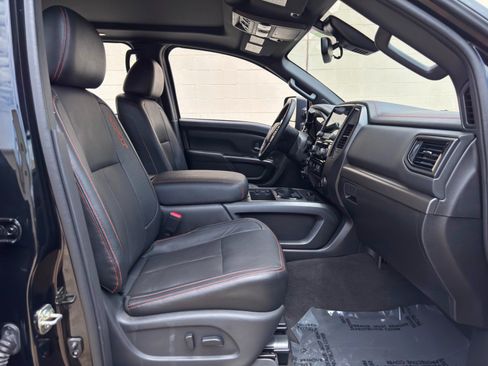 Used 2021 Nissan Titan PRO-4X w/ Pro-4x Convenience Package AWD/4WD image 15