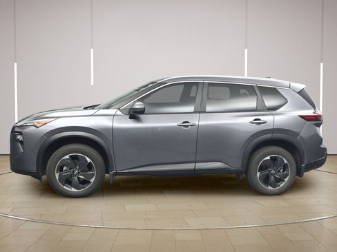 Certified 2024 Nissan Rogue SV w/ SV Premium Package FWD image 4