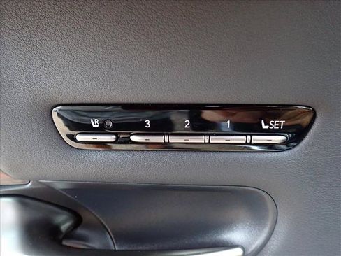 Used 2022 Lexus LS 500 AWD w/ Luxury Package image 16