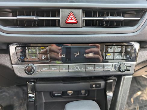 Used 2024 Kia Seltos EX image 26