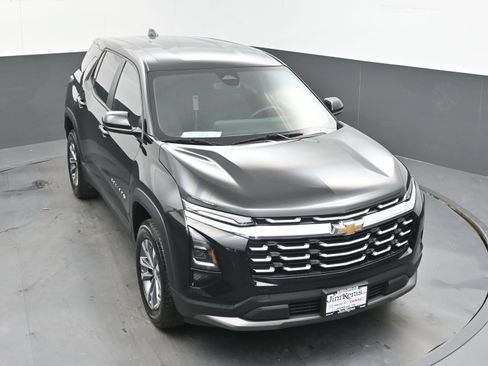 Used 2025 Chevrolet Equinox LT FWD image 24