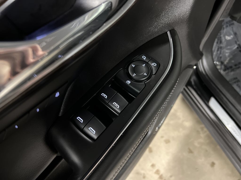 Certified 2023 Buick Envision Avenir AWD/4WD image 17