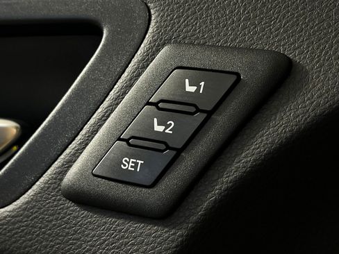 Used 2025 Toyota Sienna Platinum image 15