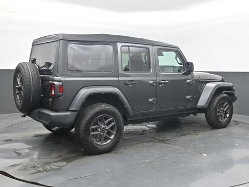 Used 2025 Jeep Wrangler Unlimited Sport AWD/4WD image 9