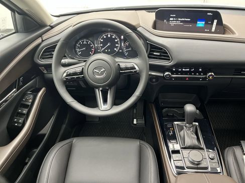 Used 2025 MAZDA CX-30 AWD 2.5 S w/ Premium Package image 12