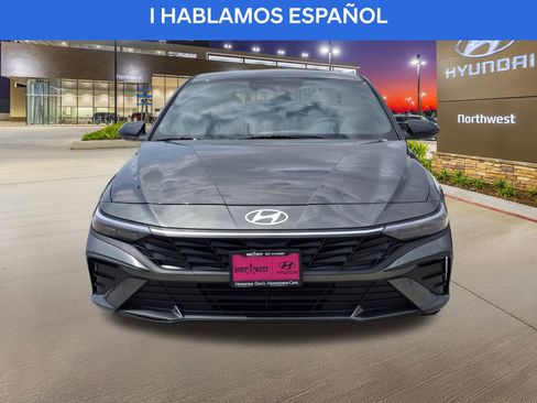 Used 2025 Hyundai Elantra Sport image 5