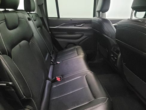 Used 2023 Jeep Grand Cherokee Limited w/ Luxury Tech Group II image 19