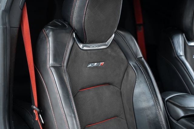 Used 2018 Chevrolet Camaro ZL1 RWD image 25
