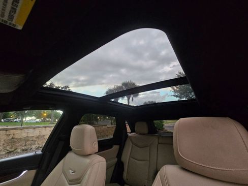 Used 2017 Cadillac XT5 Luxury w/ Driver Awareness Package image 24