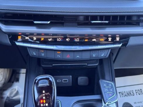 Used 2024 Cadillac XT4 Premium Luxury image 18