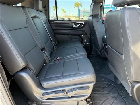 Used 2021 Chevrolet Suburban Z71 w/ Luxury Package image 11