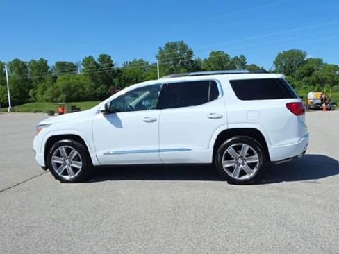 Used 2019 GMC Acadia Denali w/ Technology Package AWD/4WD image 4