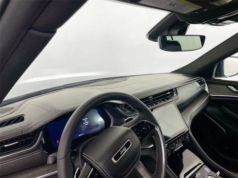 Used 2023 Jeep Grand Cherokee L Overland image 25