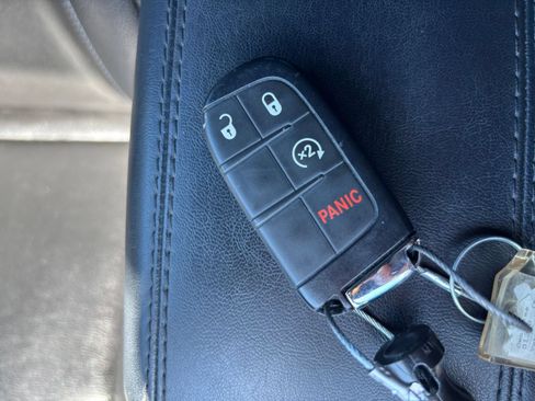 Used 2025 Jeep Compass Limited AWD/4WD image 25