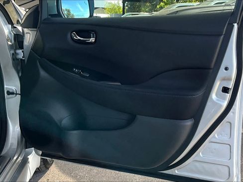 Used 2024 Nissan Leaf SV Plus image 21