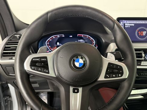 Used 2025 BMW X4 xDrive30i image 25