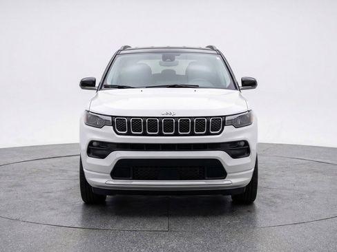 Used 2025 Jeep Compass Limited AWD/4WD image 2