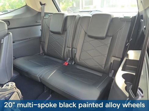 Used 2025 Volkswagen Atlas SE w/ Black Wheel Package AWD/4WD image 11