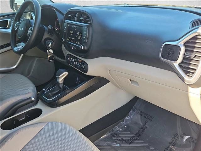 Used 2025 Kia Soul LX w/ LX Technology Package FWD image 20