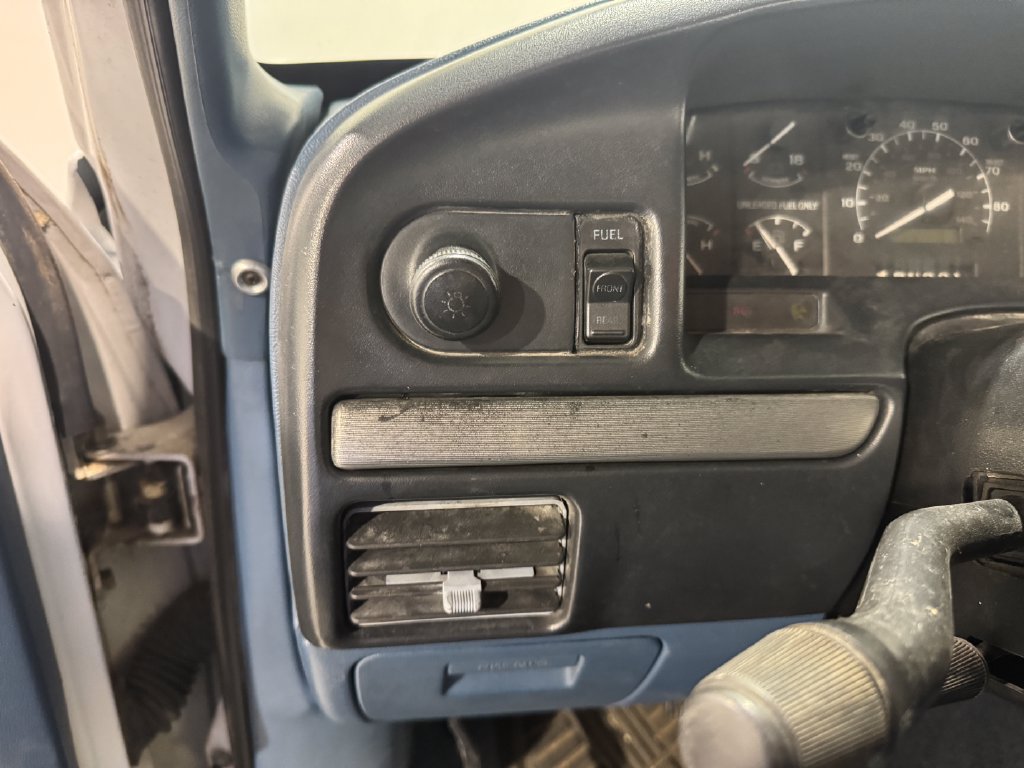Used 1995 Ford F150 XL AWD/4WD image 28