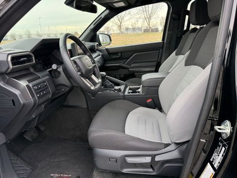 Used 2025 Toyota 4Runner TRD Off Road image 25