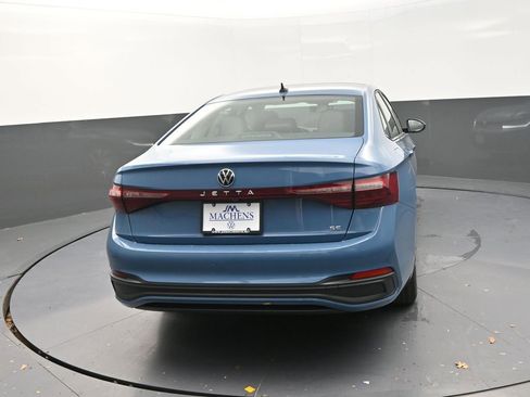 New 2026 Volkswagen Jetta SE FWD image 9